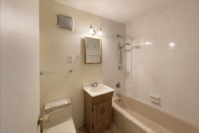 Photo - 172 River St Unit A5