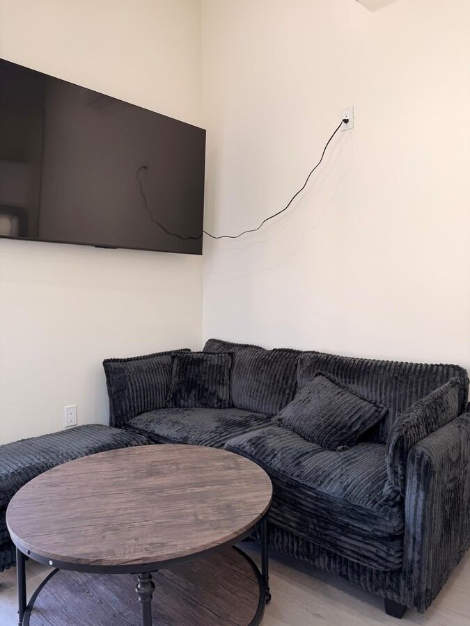 Photo - 720 Geneva St