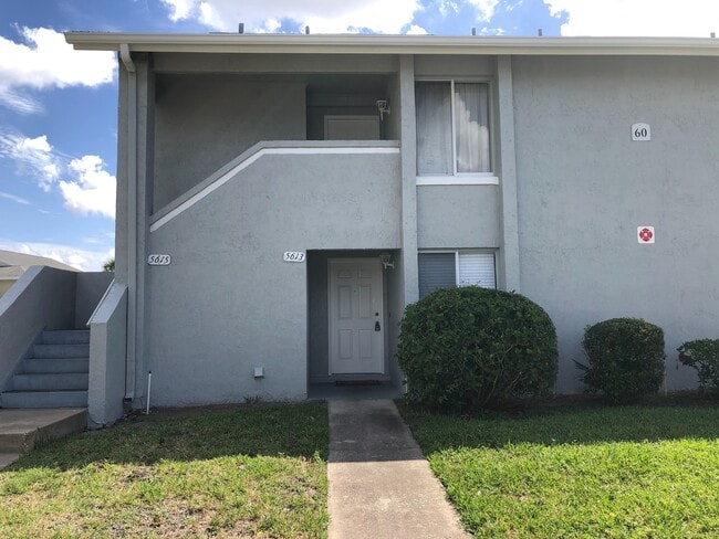 Building Photo - First Floor 2/2 Condo at Pine Shadows in O...