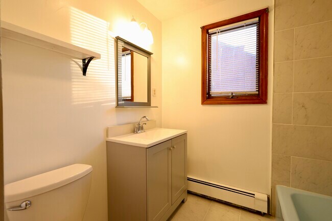 Photo - 31 Anthony St Unit Second Floor Apartment