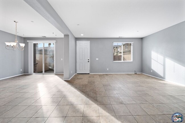 Photo - 315 Breezy Pl Unit 4