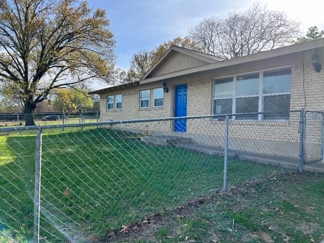 Building Photo - 1807 Frame St Rental