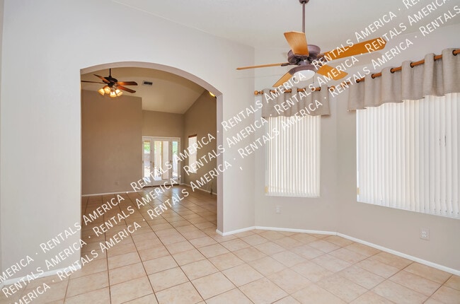 7620 S Trumpet Vine Ave