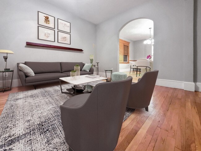 Building Photo - 26 Gladstone St Unit 26 Gladstone St. #1 Rental