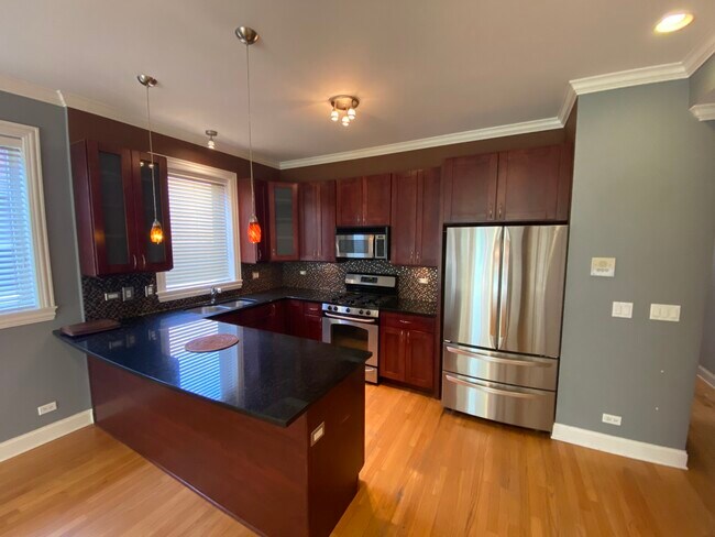 Photo - 2038 W Iowa St Unit 2W
