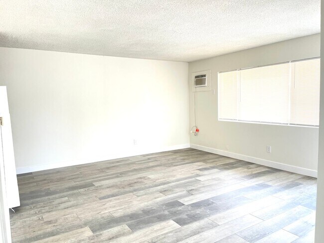 Photo - 319 S Alessandro St Unidad B