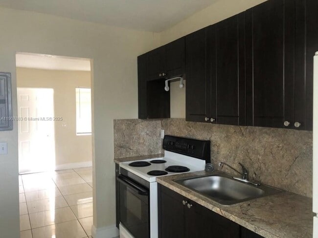 Photo - 1940 Washington Ave Unit 15