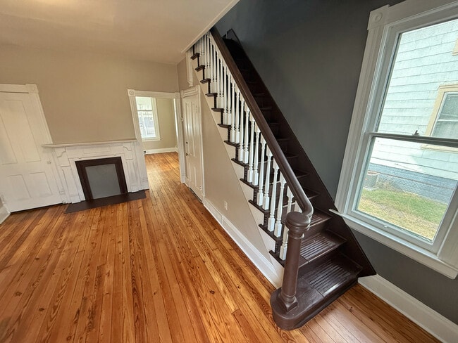 Photo - 49 Lynwood Ave