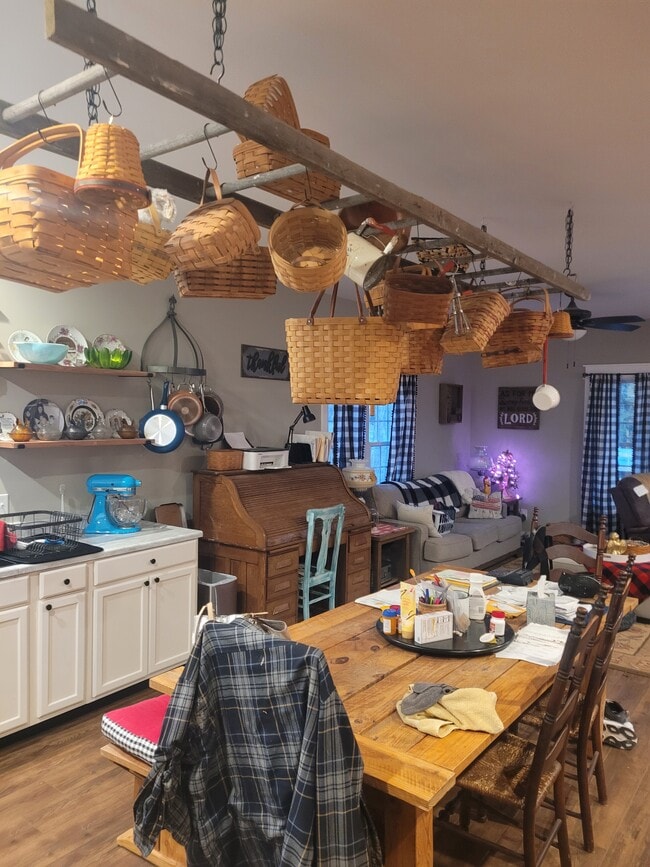 Photo - 13970 Richmond Rd