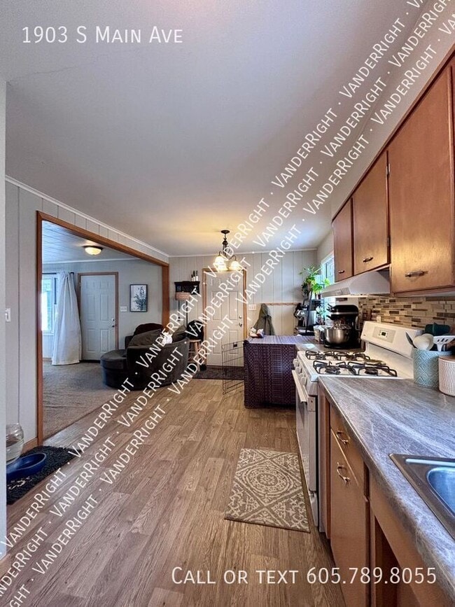 Photo - 1903 S Main Ave