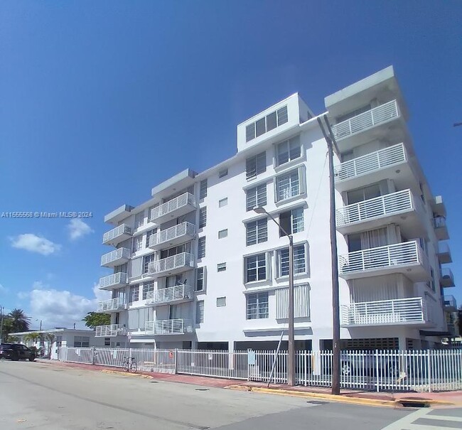 Photo - 7800 Carlyle Ave Condominio Unidad 6b