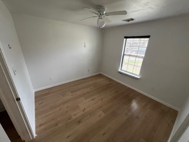 Photo - 3907 Cinnamon Cove Dr