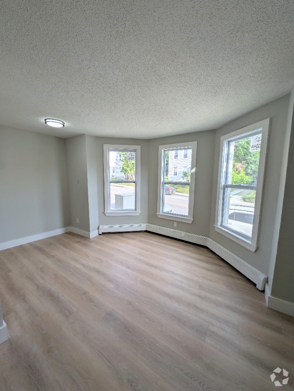 Building Photo - 121 State St Rental