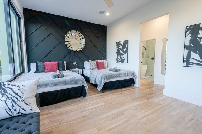 Photo - 709 Memorial Heights Dr