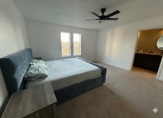 Photo - 2807 Macauslan St