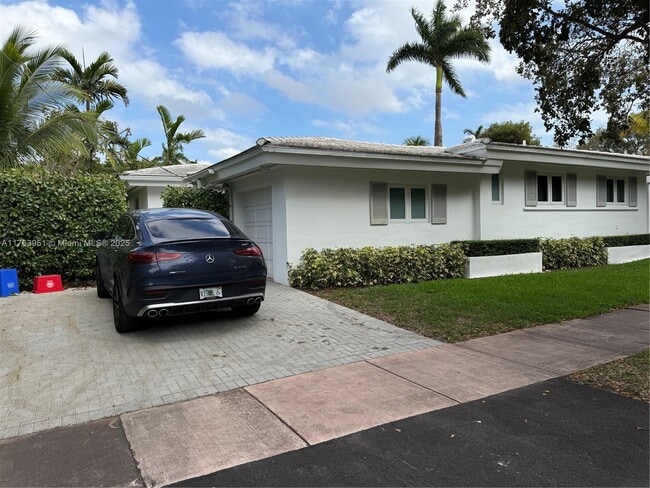 Photo - 547 Giralda Ave