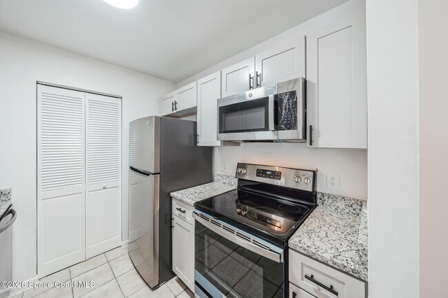 Photo - 422 Thor Ave SE Unidad 312