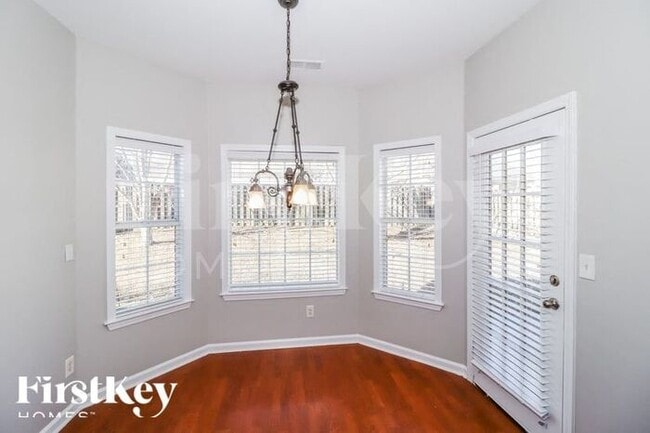 Photo - 969 Nesting Wood Cir W