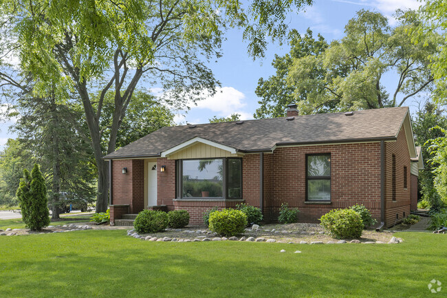 Building Photo - 1029 Elmwood Ave Rental