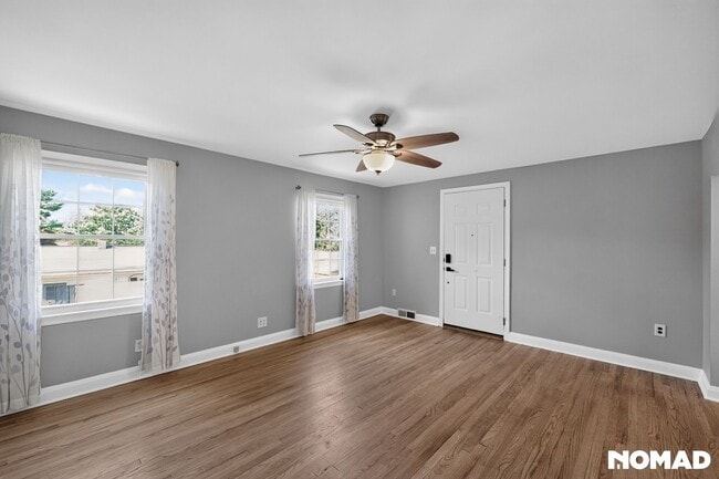 Photo - 442 Westshire Dr