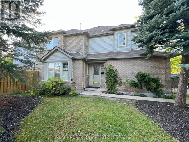 Photo - 2555 Thomas St