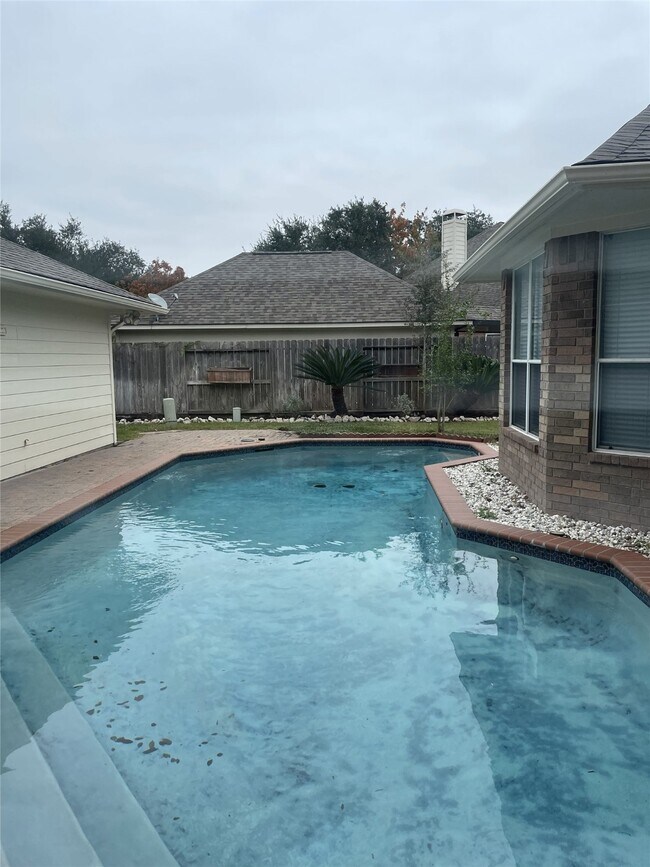 Photo - 5622 Lake Pl Dr