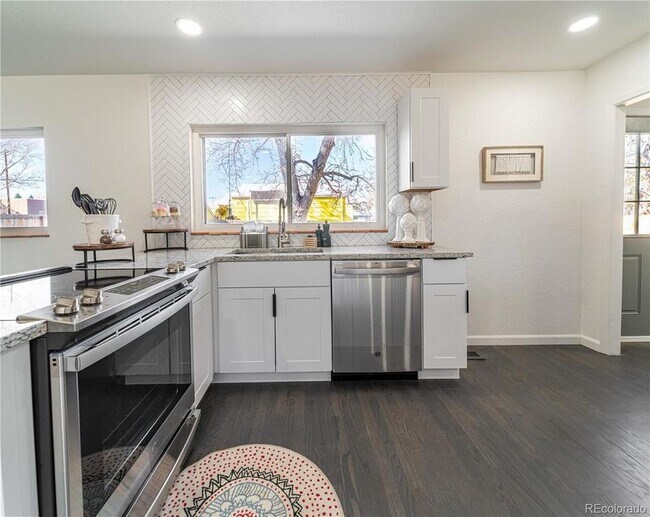Photo - 3495 S Grape St