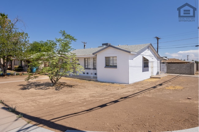 Photo - 3Bed/1.5Bath House at Northern Ave/31st Ave! Move-In Ready on 07/16/2026! -- NO HOA!