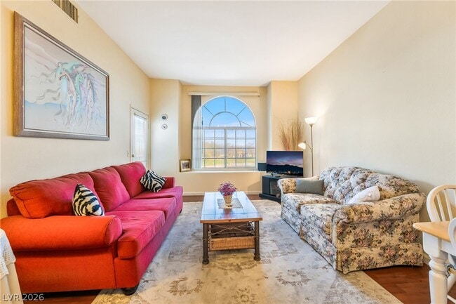 Building Photo - 3125 N Buffalo Dr Unit 2105