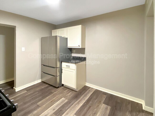 Photo - 921 Fulton St E Unit E 5