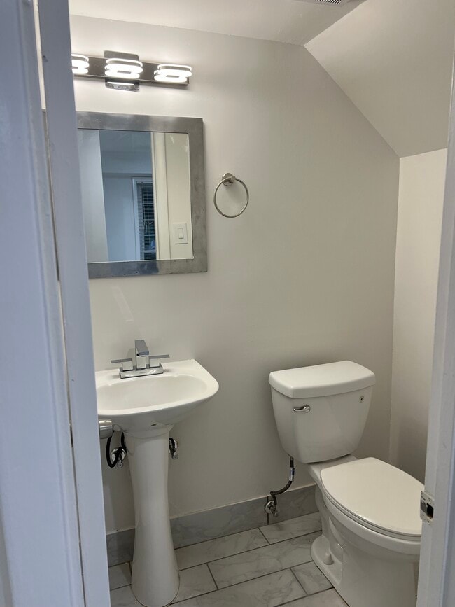 Photo - 1949 Kennedy Dr