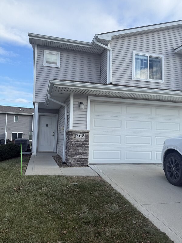 Photo - 768 NE Macey Way