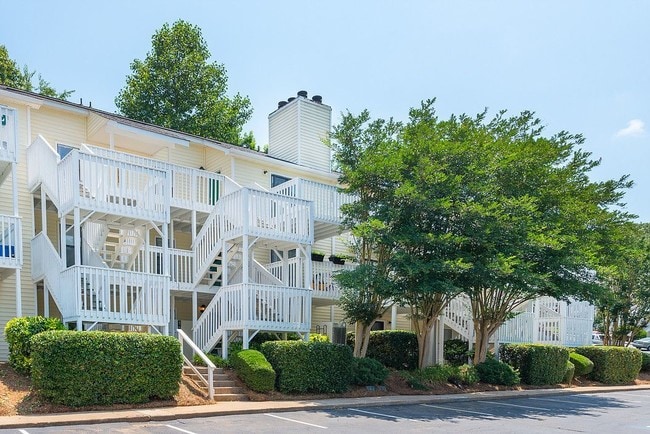 Building Photo - Edgewater on Lanier