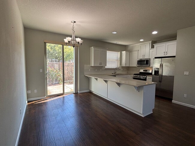 Photo - Modern Townhome Available in Wilsonville