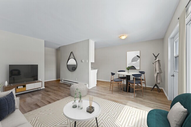 Photo - 290 Springbank Drive