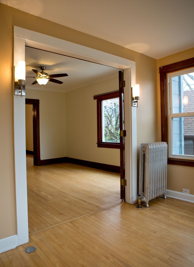 Photo - 225 Buell St Unidad 1