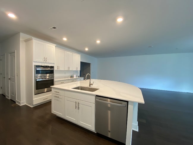 Photo - 3105 Aviator Ave