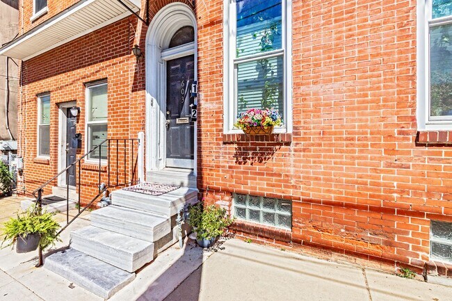 603 W 4th St Unit 2
