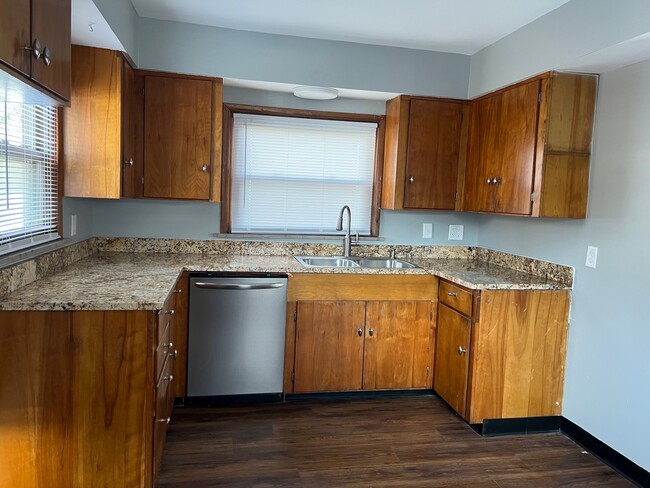 Photo - 929 N Nelson Rd