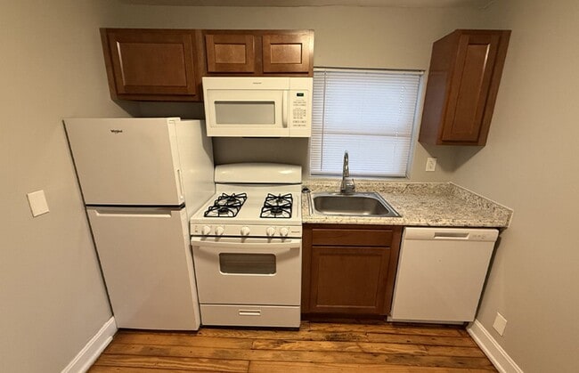 Building Photo - 2825 Glendora Ave