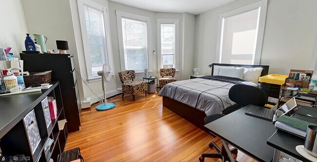 108 Central St., #2L, Somerville - 108 Central St Unit 2L