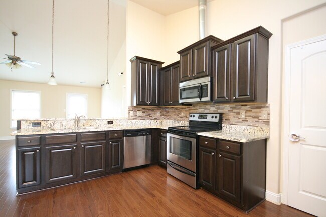 Photo - 228 Grantham Cir