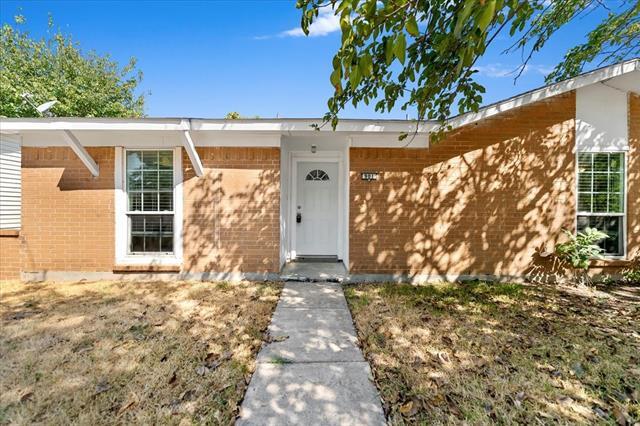 901 Wandering Way Dr