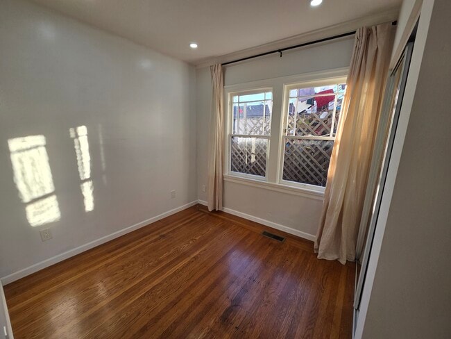 Photo - 3916 Quigley St