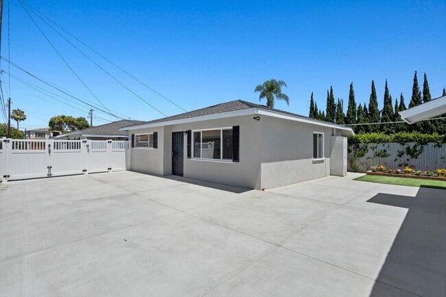 Building Photo - 2428-2422 250th St Rental