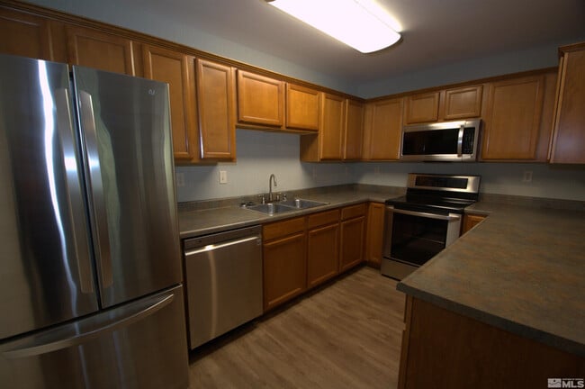 Photo - 1052 Watt St Unidad C