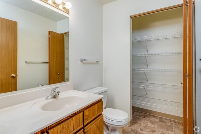 Summerfield Place Apartments