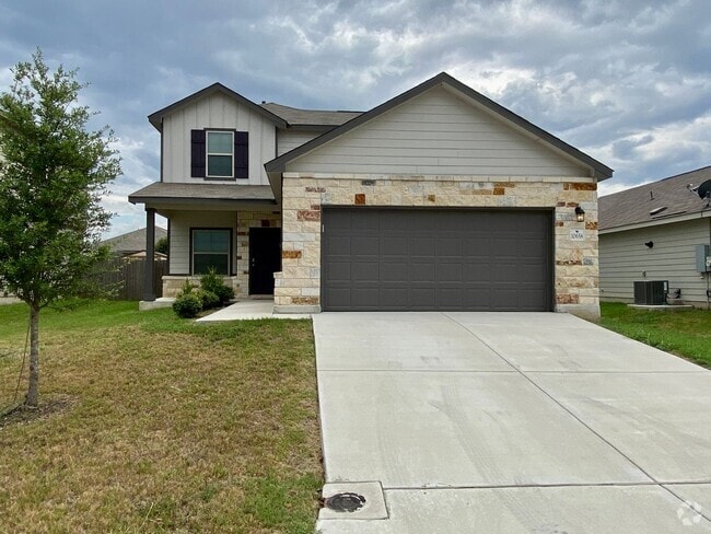 Building Photo - Great space w/ upstairs loft area as well!...