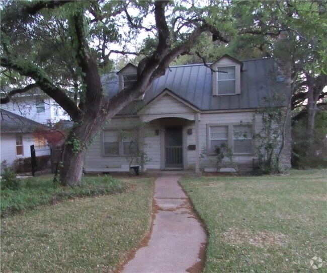 Building Photo - 3207 Cherry Ln Rental