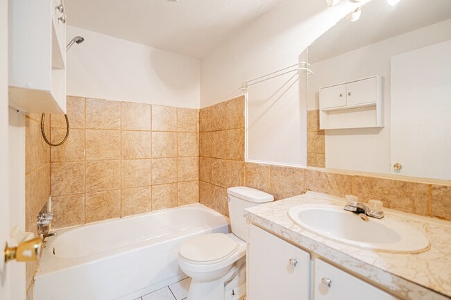 Photo - 444 Rue Moreau Unit 2